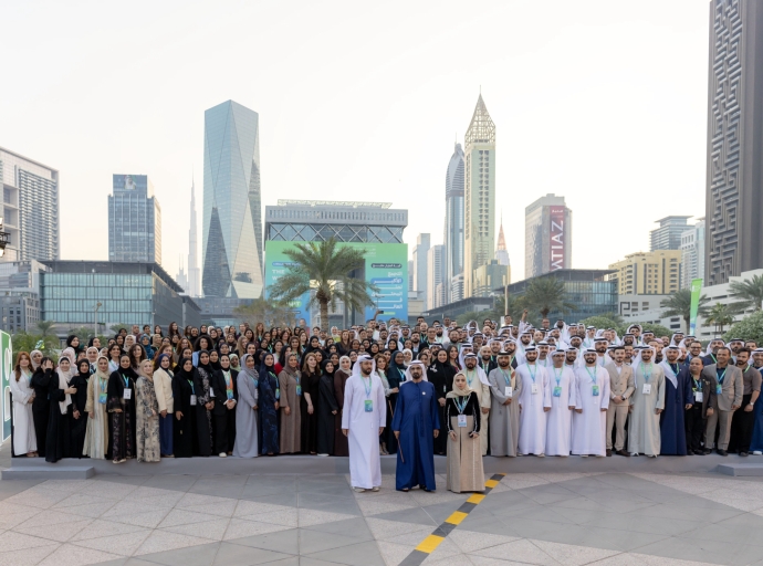Mohammed bin Rashid Attends Graduation of 522 Content Creators at Dubai Summit